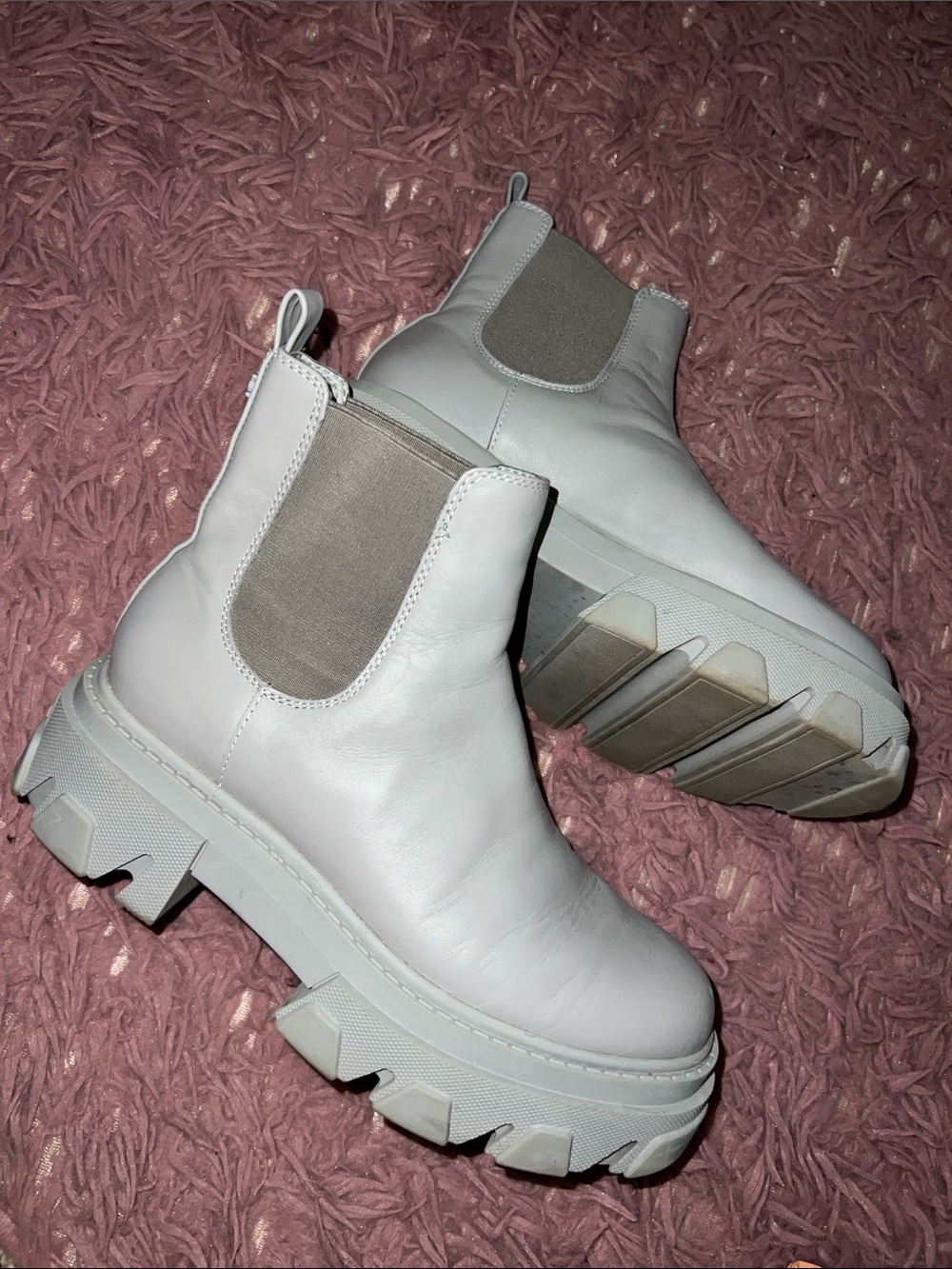 Sam Edelman White Chunky Chelsea Booties